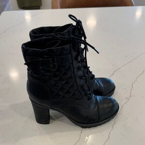 G by Guess Gift Black Platform Quilted‎ Lace Up Side Zip Ankle Boots Women’s 9